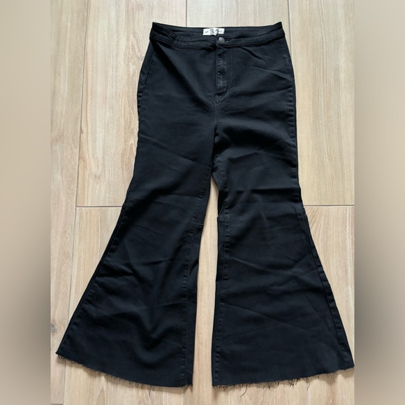 NWOT FREE PEOPLE Youthquake Flare Stretch Cropped Jeans black - Picture 8 of 9